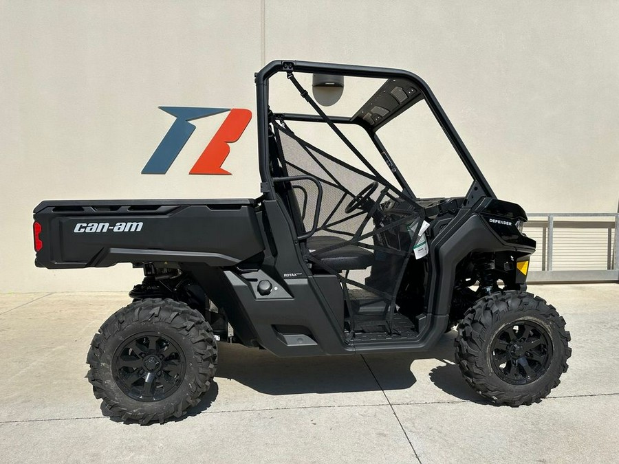 2024 Can-Am™ Defender DPS HD10