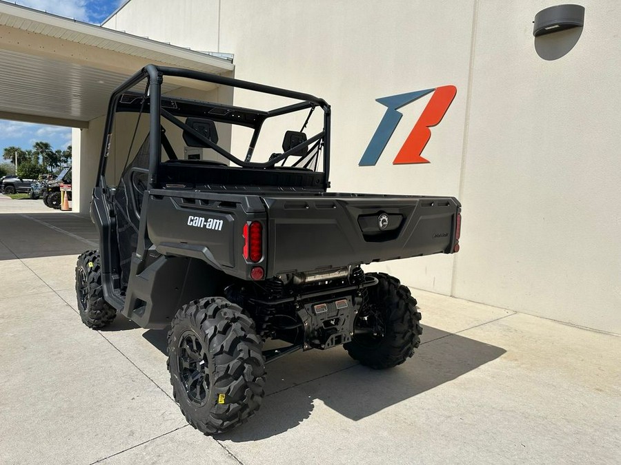 2024 Can-Am™ Defender DPS HD10