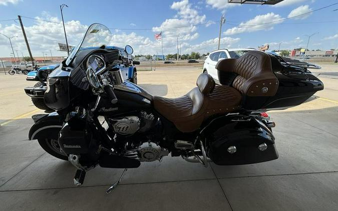 2015 Indian Motorcycle® Roadmaster™ Thunder Black