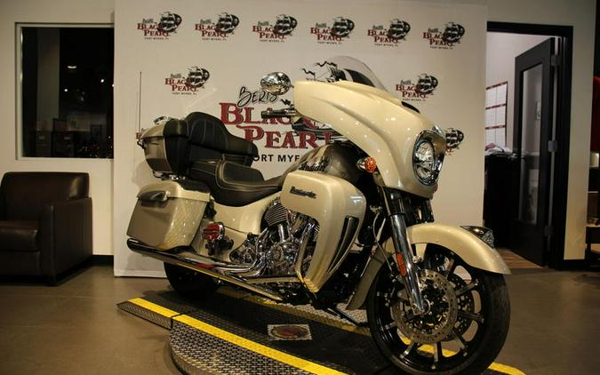 2025 Indian Motorcycle® ROADMASTER LTD AUDIO SILVER QUARTZ