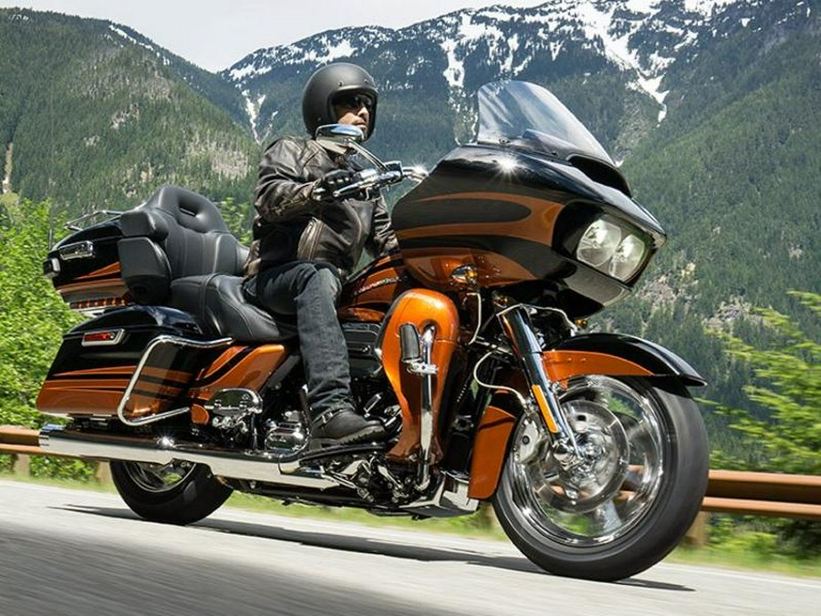 2015 Harley-Davidson® FLTRUSE - CVO™ Road Glide® Ultra