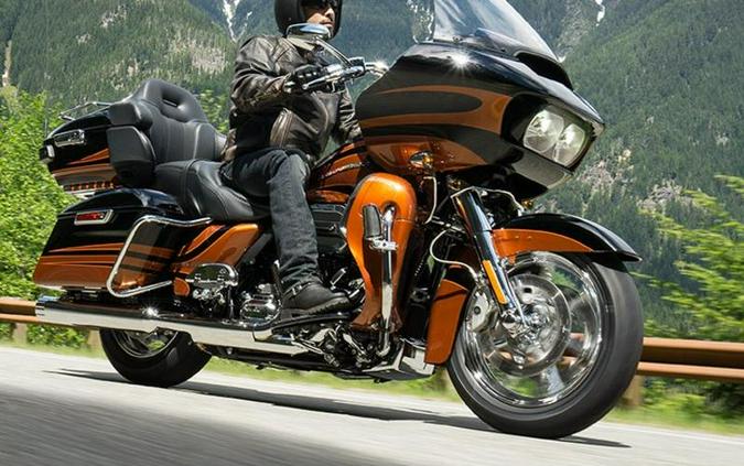 2015 Harley-Davidson® FLTRUSE - CVO™ Road Glide® Ultra