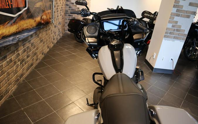 2025 Road Glide™ (FLTRX)