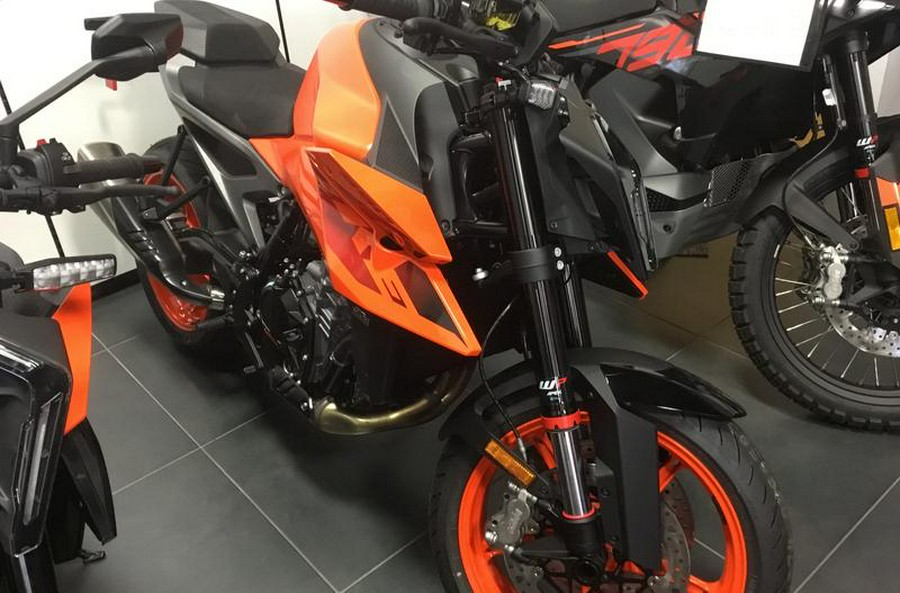 2024 KTM 990 Duke