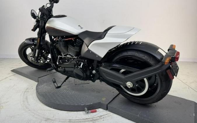2019 Harley-Davidson® FXDRS - FXDR™ 114