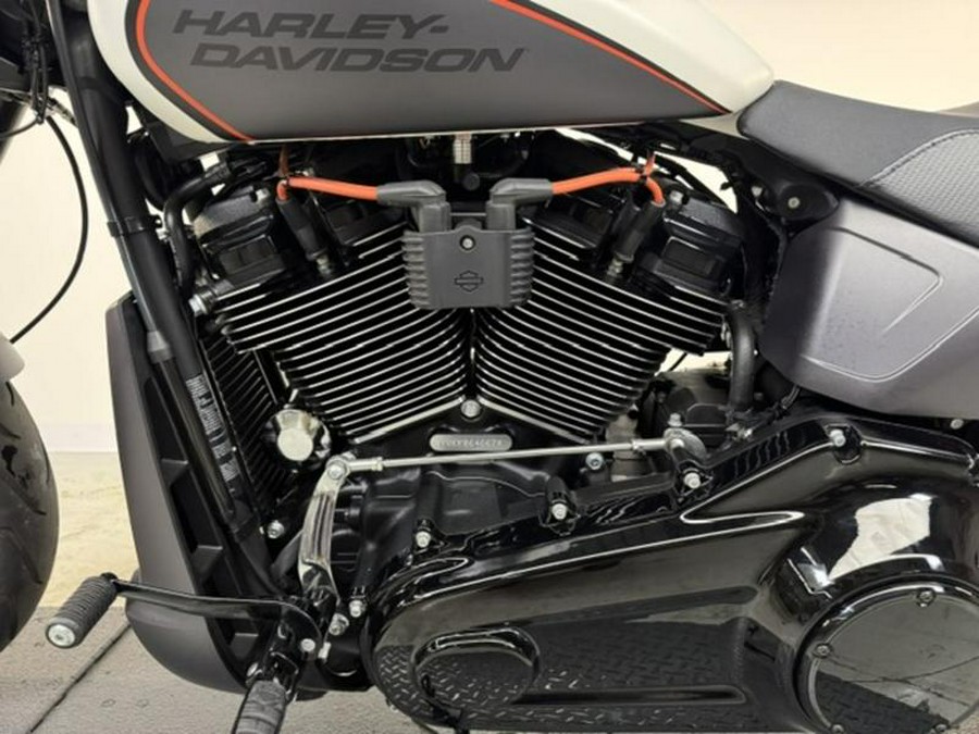 2019 Harley-Davidson® FXDRS - FXDR™ 114