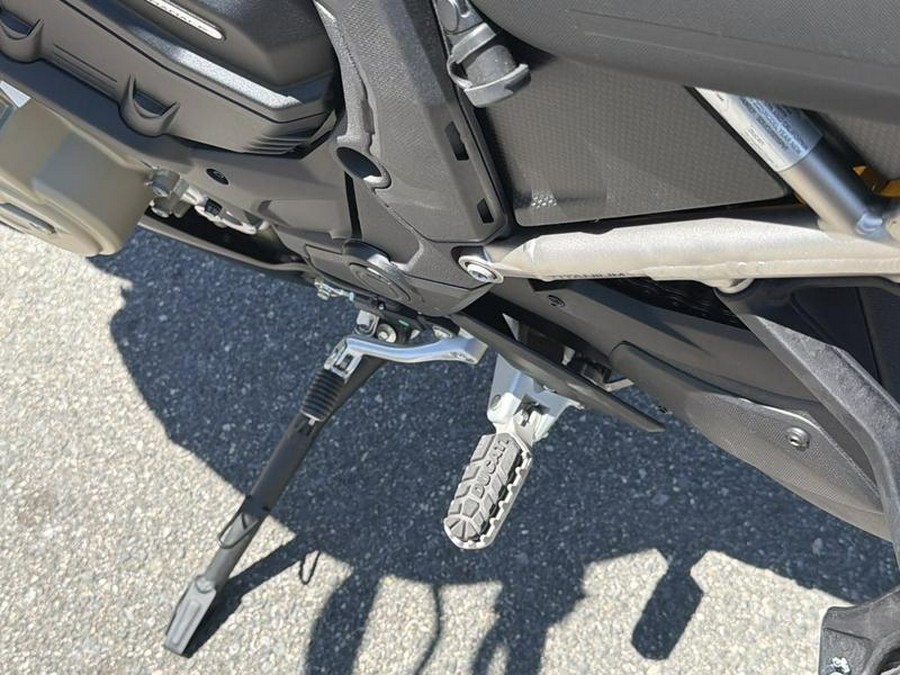 2025 Ducati Multistrada V4 RS