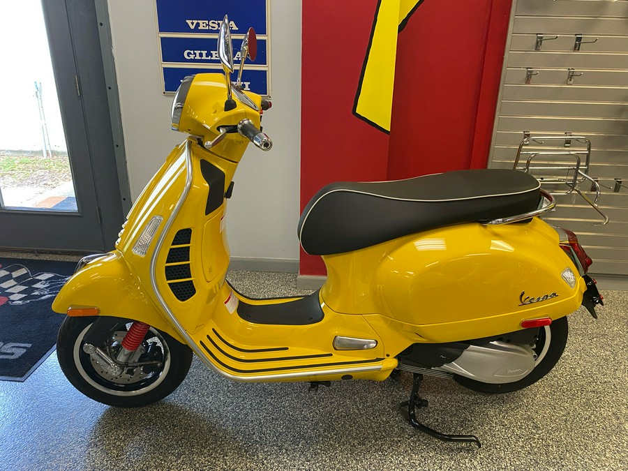 2022 Vespa GTS Super 300 HPE