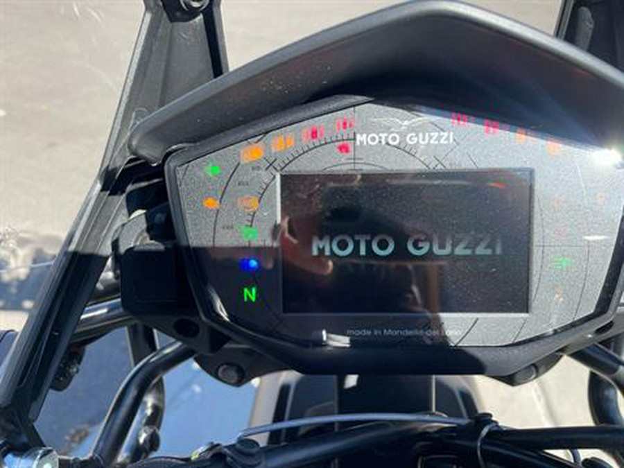 2023 Moto Guzzi V85 TT Travel