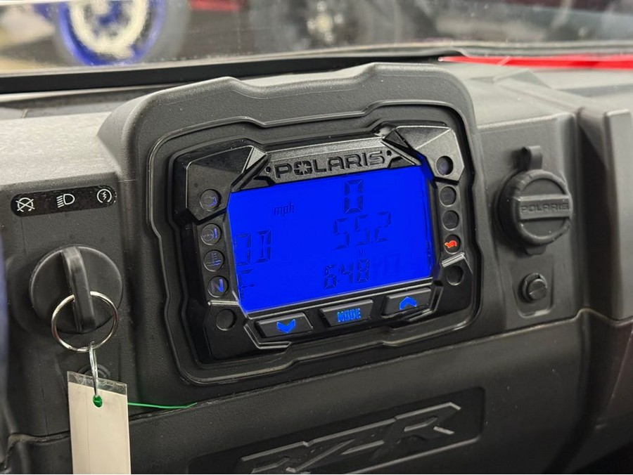 2025 Polaris RZR 200 EFI