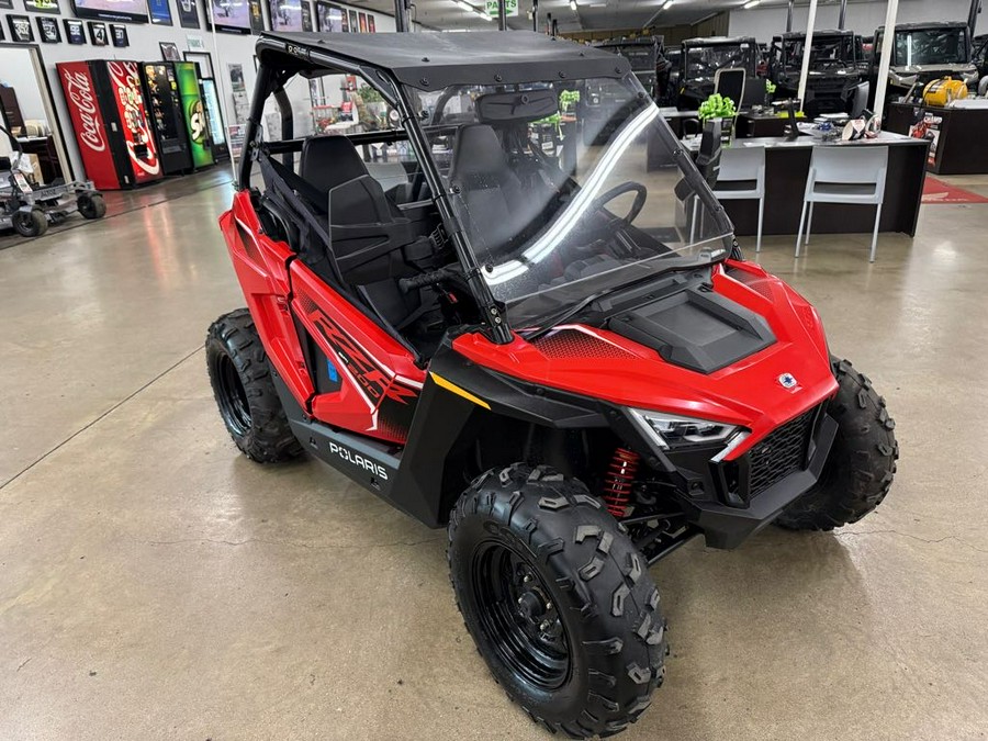 2025 Polaris RZR 200 EFI
