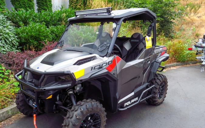 2022 Polaris® General 1000 Premium