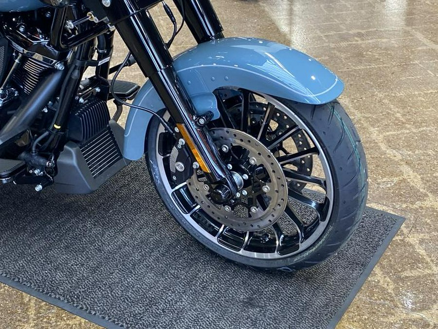 2024 Harley-Davidson® FLTRT - Road Glide® 3