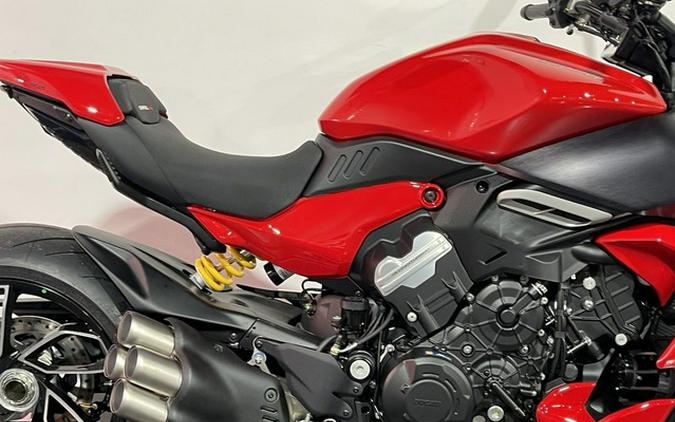 2025 Ducati Diavel V4 Ducati Red