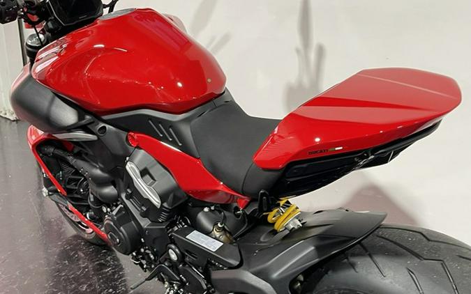 2025 Ducati Diavel V4 Ducati Red