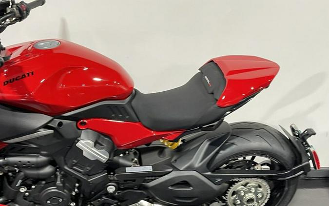 2025 Ducati Diavel V4 Ducati Red