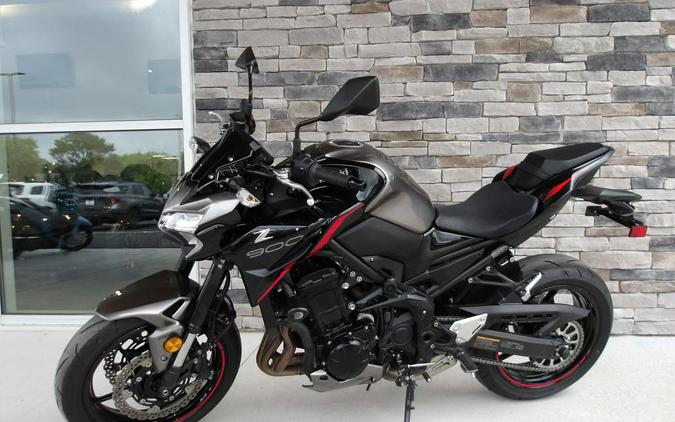 2023 Kawasaki Z900 ABS Metallic Black/Graphite Gray/Flat Black