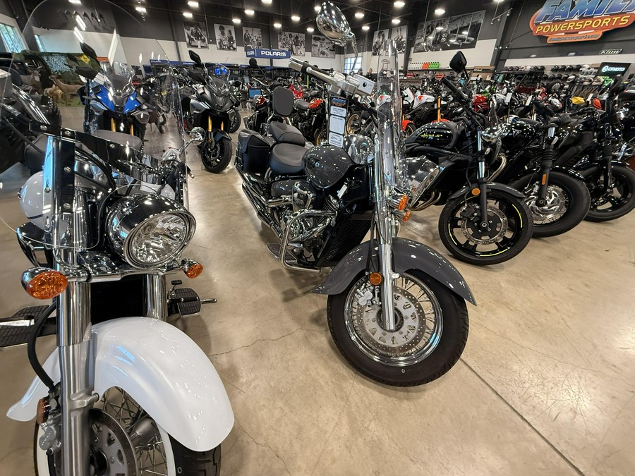 2025 SUZUKI BOULEVARD C50