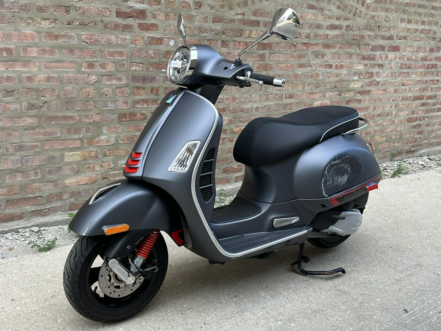 2021 Vespa GTS 300 Super Sport
