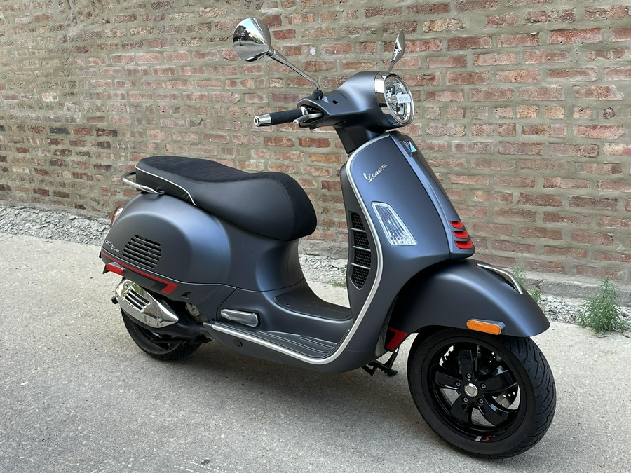 2021 Vespa GTS 300 Super Sport