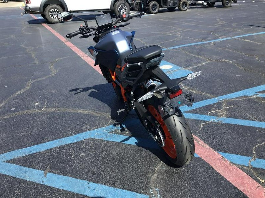 2025 KTM 390 Duke