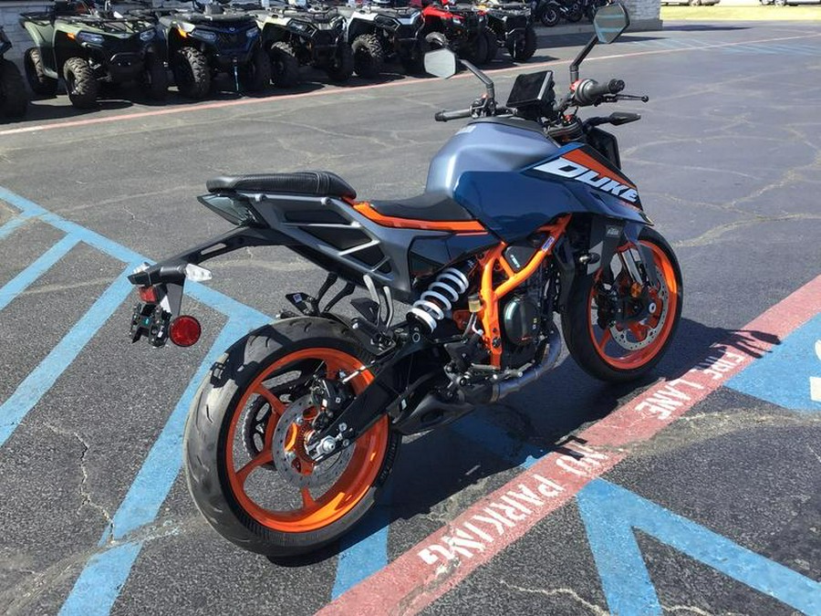 2025 KTM 390 Duke