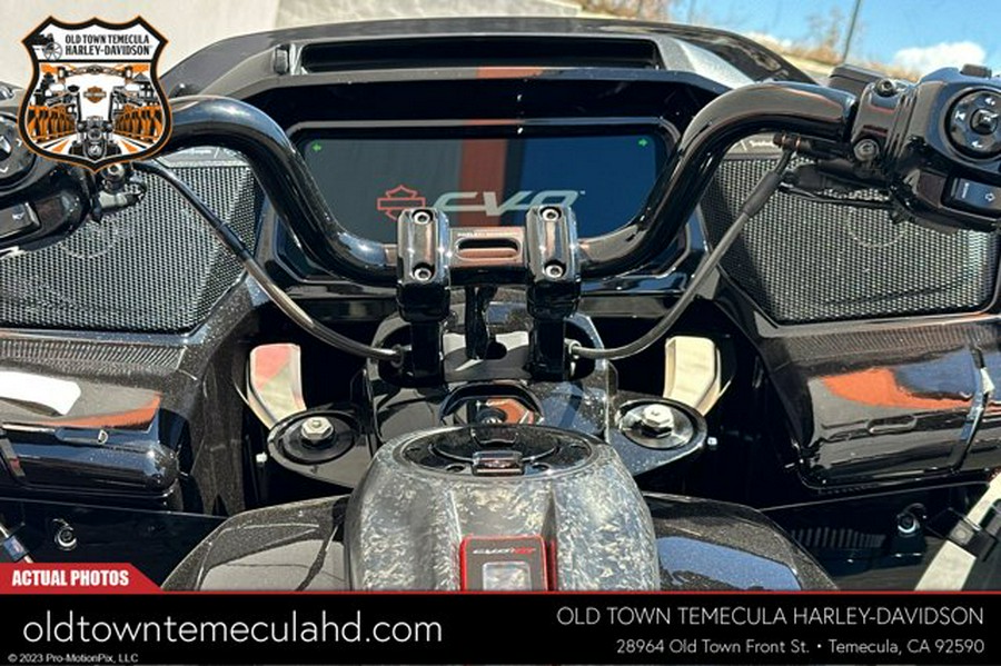 2025 Harley-Davidson FLTRXSTSE