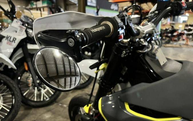 2021 Husqvarna Supermoto 701