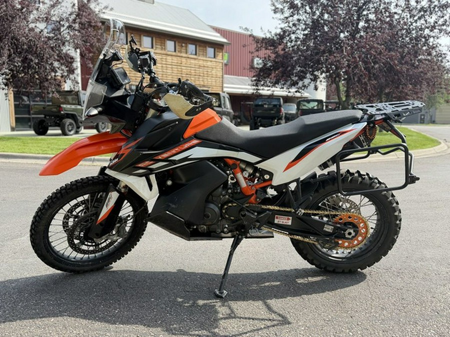 2021 KTM Adventure 890 R