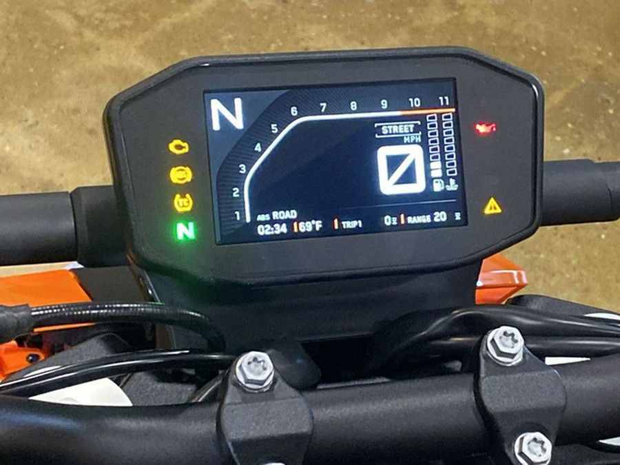 2024 KTM Duke 790