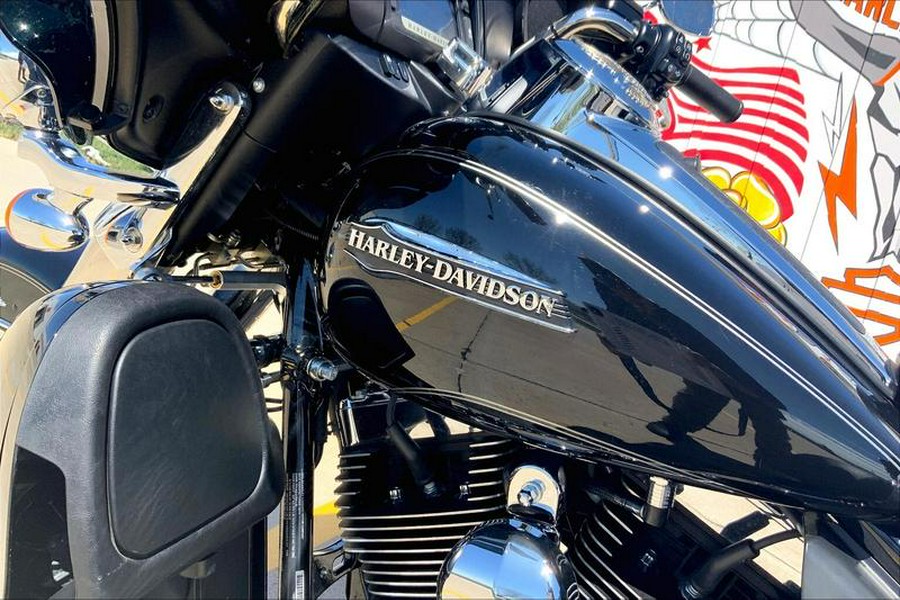 2016 Harley-Davidson® FLHTCUTG - Tri Glide® Ultra