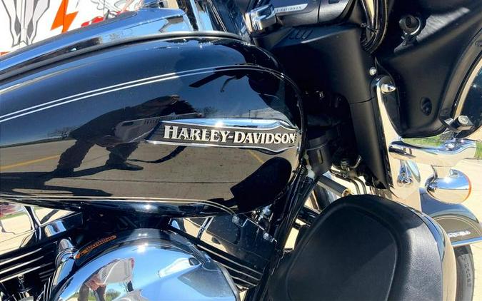 2016 Harley-Davidson® FLHTCUTG - Tri Glide® Ultra