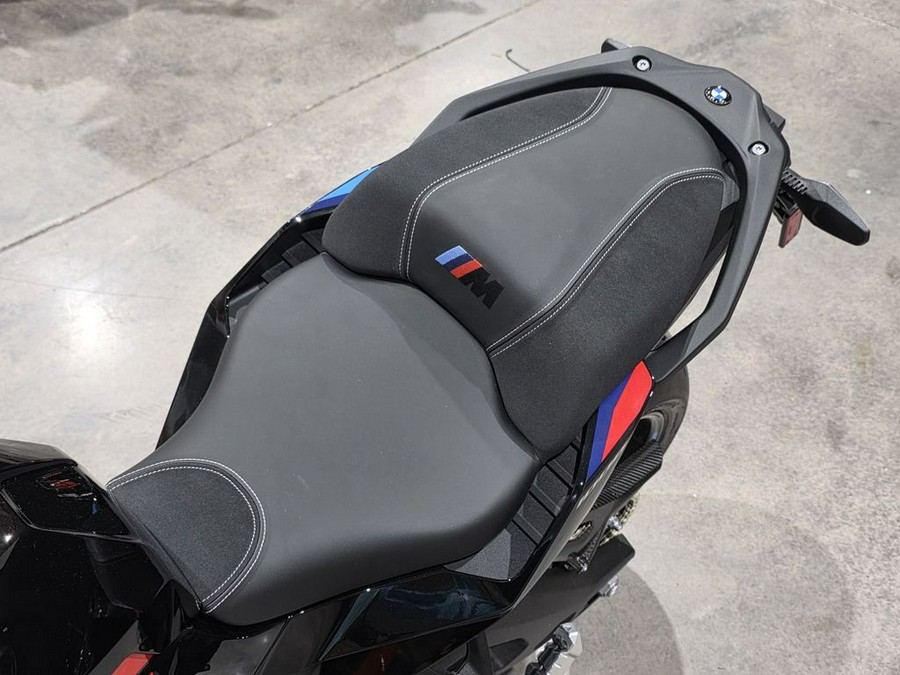 2026 BMW M 1000 XR