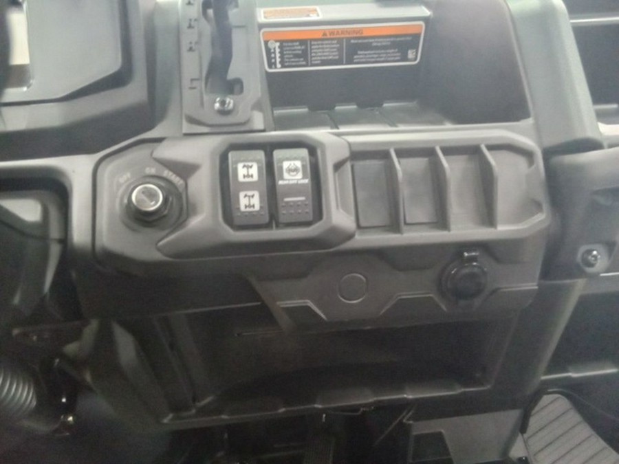 2025 Can-Am Defender DPS HD10