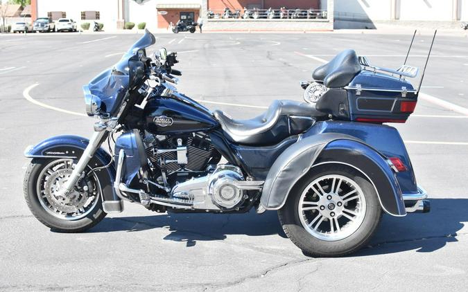 2013 Harley-Davidson Tri Glide Ultra Classic Big Blue Pearl/Vivid Black FLHTCUTG