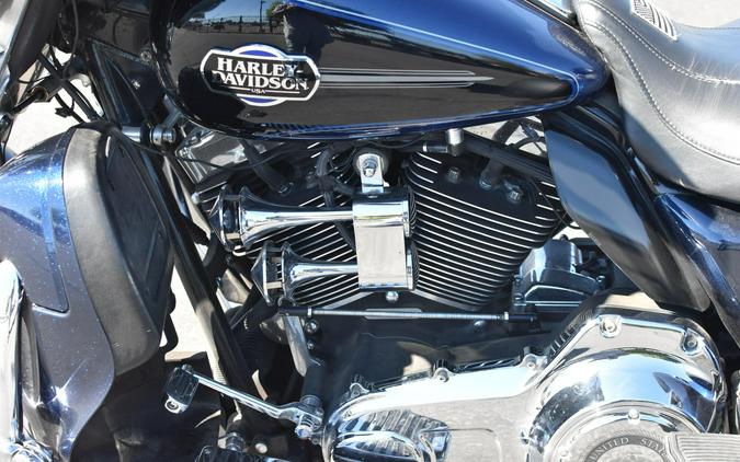 2013 Harley-Davidson Tri Glide Ultra Classic Big Blue Pearl/Vivid Black FLHTCUTG