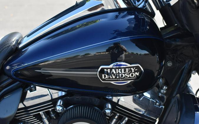 2013 Harley-Davidson Tri Glide Ultra Classic Big Blue Pearl/Vivid Black FLHTCUTG