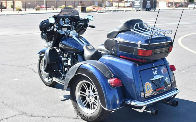 2013 Harley-Davidson Tri Glide Ultra Classic Big Blue Pearl/Vivid Black FLHTCUTG