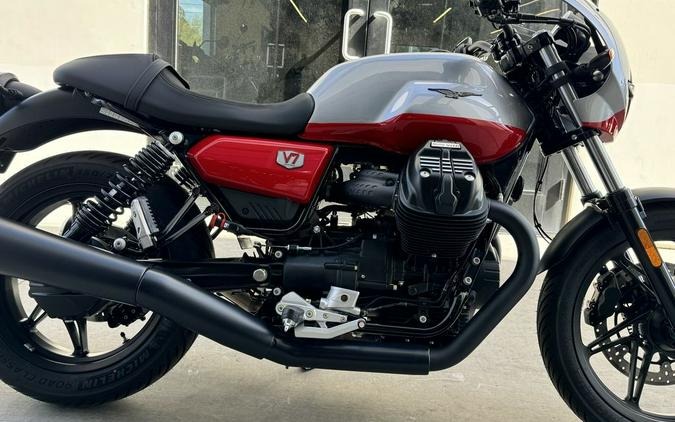 2024 Moto Guzzi V7 Stone Corsa