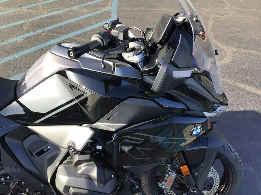 2026 BMW R 1300 RT Triple Black