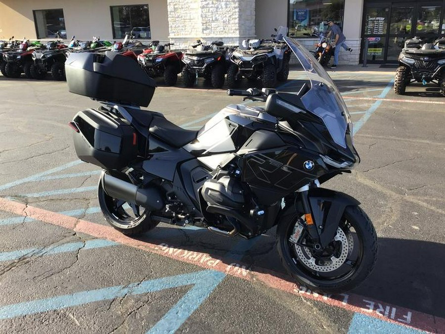 2026 BMW R 1300 RT Triple Black