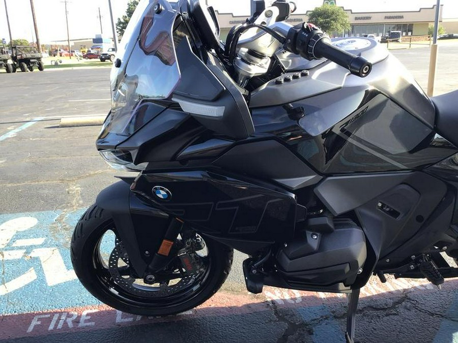 2026 BMW R 1300 RT Triple Black
