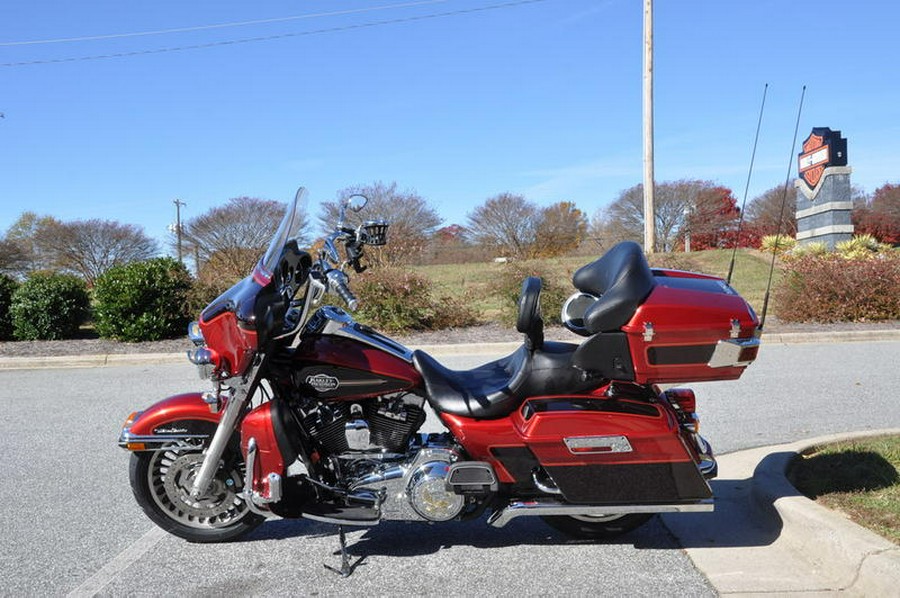 2012 Harley-Davidson® FLHTCU103