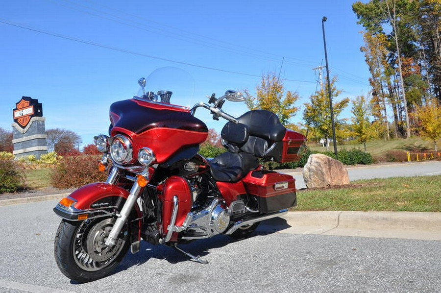 2012 Harley-Davidson® FLHTCU103