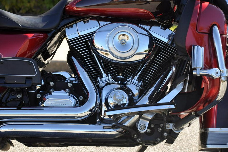 2012 Harley-Davidson® FLHTCU103