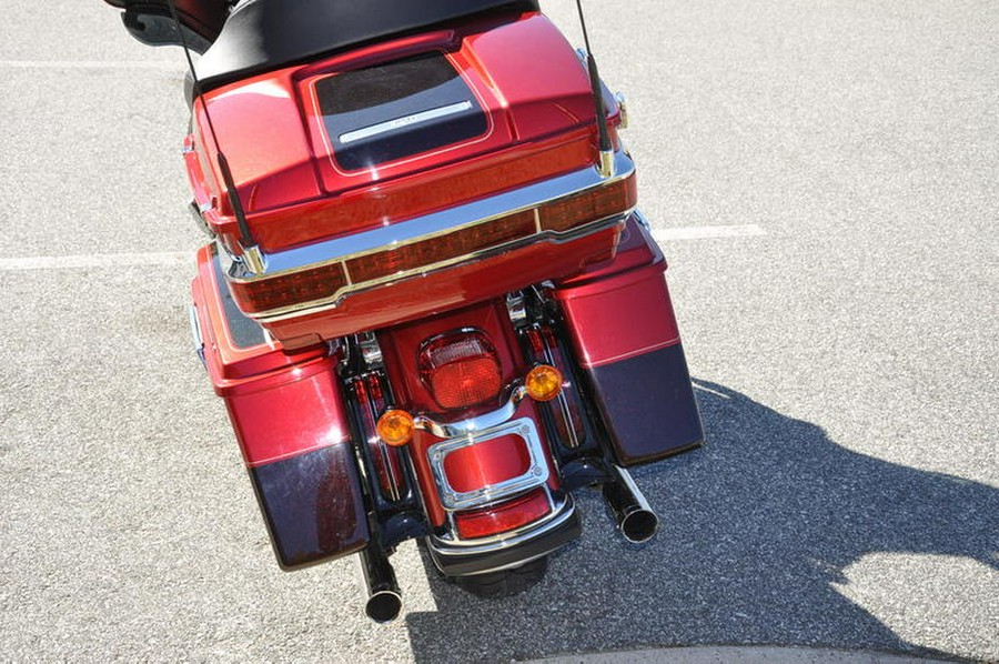 2012 Harley-Davidson® FLHTCU103