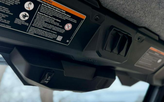 2026 Can-Am Defender XT CAB HD11