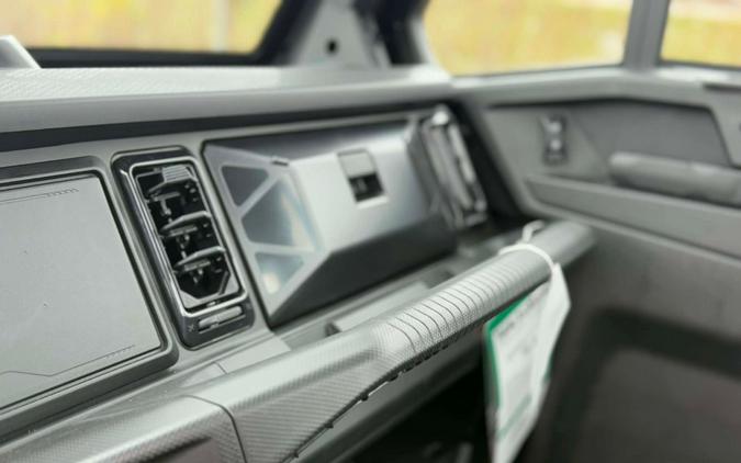 2026 Can-Am Defender XT CAB HD11