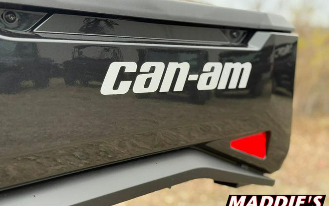 2026 Can-Am Defender XT CAB HD11