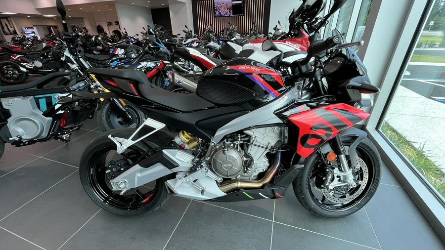 2023 Aprilia Tuono